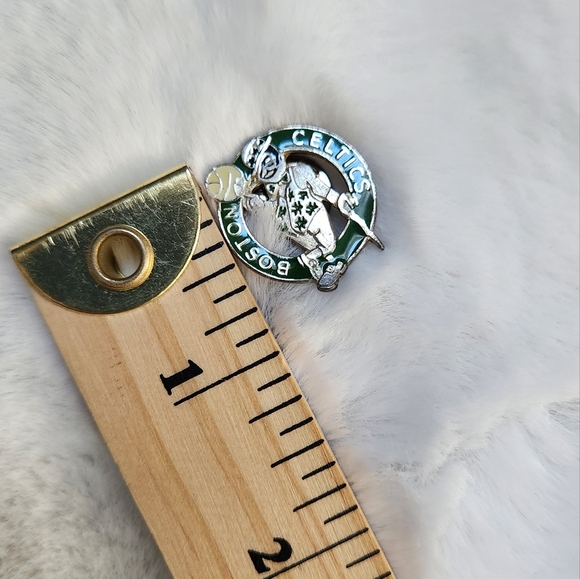 Vintage Boston Celtics Pin - Picture 2 of 4